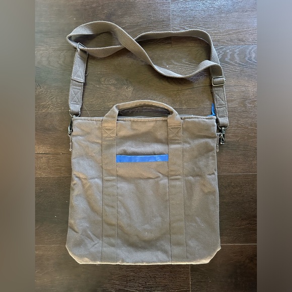 Armani Exchange Messanger Bag - Picture 1 of 5